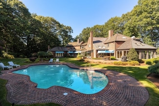 11 Fulling Mill Ln, Hingham, MA 02043