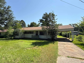 1513 Pecan St, Hope, AR 71801