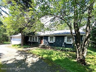 5142 Pine Tree Ln, Pocono Summit, PA 18346
