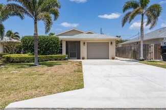 569 98th Ave N Unit 3, Naples, FL 34108