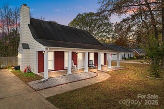 8721 Brampton Dr, Charlotte, NC 28215