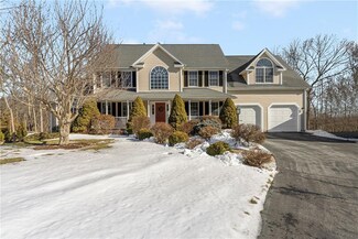 18 Harvest Dr, Cumberland, RI 02864