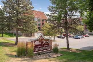 500 County Road B W Unit 301, Roseville, MN 55113