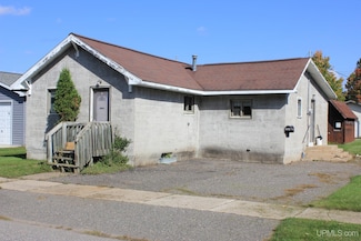 213 Hemlock St, Kingsford, MI 49802