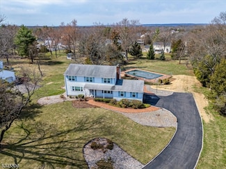 31 Riverview Terrace, Hillsborough, NJ 08844