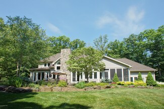 343 Edwin Ln, Stroudsburg, PA 18360