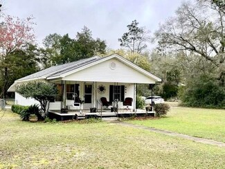 245 Charlie Brown Rd, Defuniak Springs, FL 32435