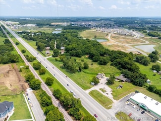 11851 S State Highway 51, Coweta, OK 74429