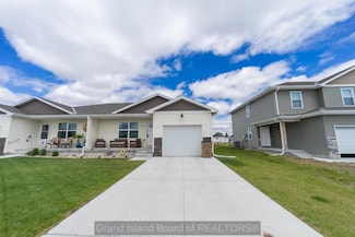 944 E 19th St, Grand Island, NE 68801