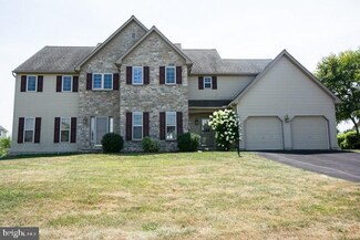 16 Buttercup Dr, Palmyra, PA 17078