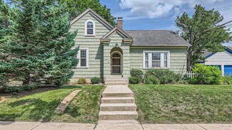 709 N Grove Ave, Elgin, IL 60120