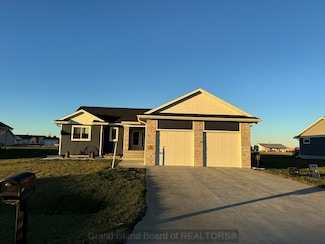 211 Tonya Dr, Giltner, NE 68841