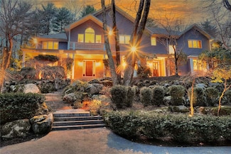 60 Pheasant Dr, East Greenwich, RI 02818