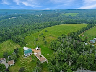 32 Bean Hill Rd, Northfield, NH 03276