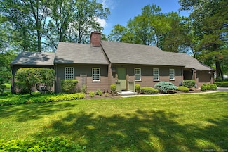50 Pond Rd, Easton, CT 06612