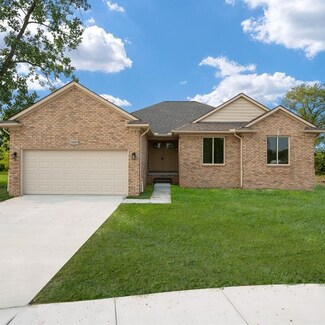 37711 Sienna Oaks Dr, New Baltimore, MI 48047