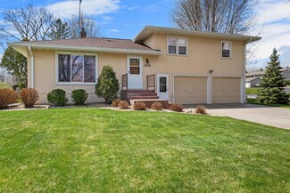 3309 Wren Ln, Saint Paul, MN 55121