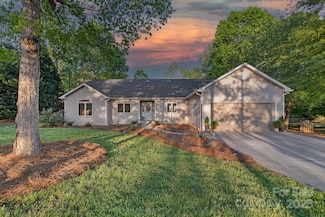 300 Yacht Rd, Mooresville, NC 28117