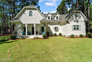 215 Daffodil Rd, Southern Pines, NC 28387