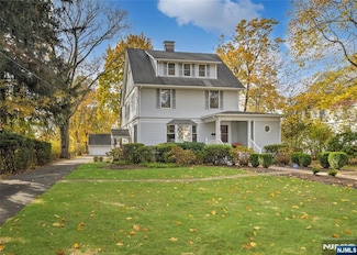 44 Glenbrook Rd, Morris Plains, NJ 07950