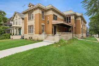 398 E Chicago St, Elgin, IL 60120
