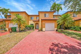 14141 N Forest Oak Cir, Davie, FL 33325