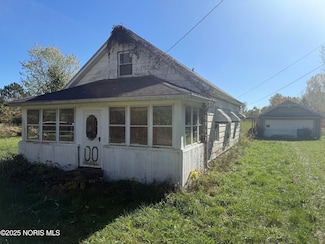 8740 Cedar Point Rd, Oregon, OH 43616