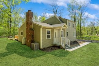 13 Jeanette St, Monroe, CT 06468