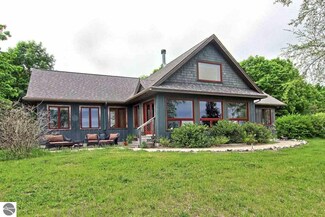 9878 E Engles Rd, Northport, MI 49670