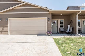 2569 E Meadowside Place, Sioux Falls, SD 57108