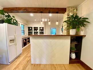 825 2nd Ave, Baraboo, WI 53913