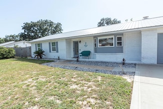 1969 Frontera St, Navarre, FL 32566