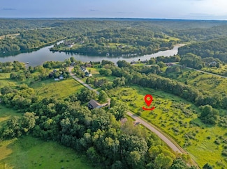 L618 Rhine Dr, La Valle, WI 53941