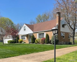 9865 Berwick Dr, Saint Louis, MO 63123
