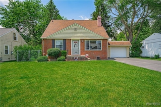 15 Davison Rd, Lockport, NY 14094