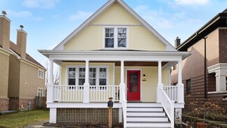 2724 Noyes St, Evanston, IL 60201
