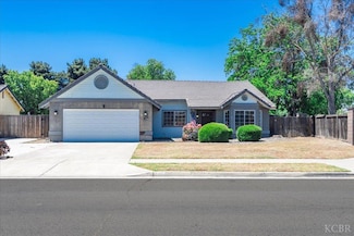 817 Wildwood Dr, Lemoore, CA 93245
