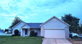 1856 Chateau Du Mont Dr, Florissant, MO 63031