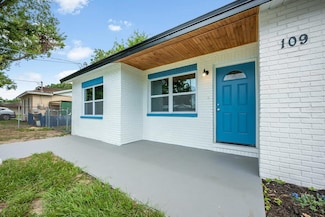 109 Magnolia Ave, Seffner, FL 33584