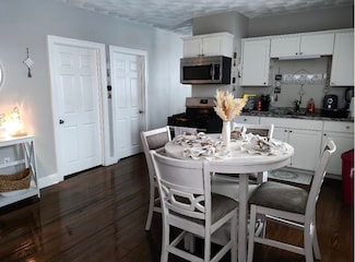 1043 Mineral Spring Ave Unit 3, North Providence, RI 02904