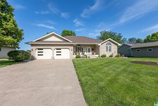 210 Buckley St, Sloan, IA 51055