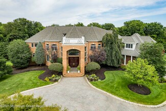 4 Lexington Ct, Colts Neck, NJ 07722