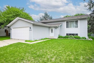 2165 Savannah Rd, Elgin, IL 60123