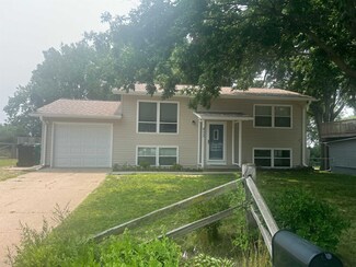 412 Broadmoor Dr, Norfolk, NE 68701
