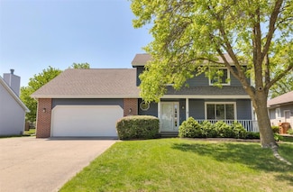 8210 Plum Dr, Urbandale, IA 50322