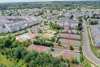 6203 Fernandez Ct, Parlin, NJ 08859