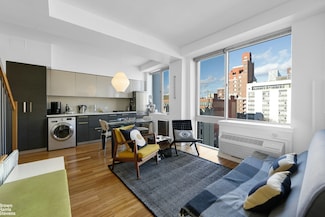 505 W 47th St Unit PH6N, New York, NY 10036