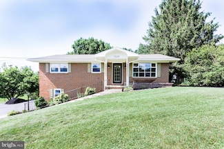 1539 Lakeshore Dr, Chambersburg, PA 17202