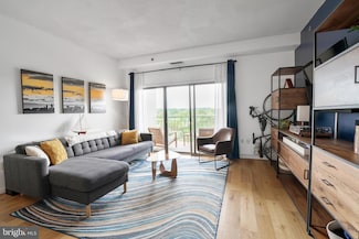 545 E Braddock Rd Unit 601, Alexandria, VA 22314