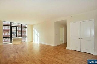 29 1st St Unit 806, Hackensack, NJ 07601
